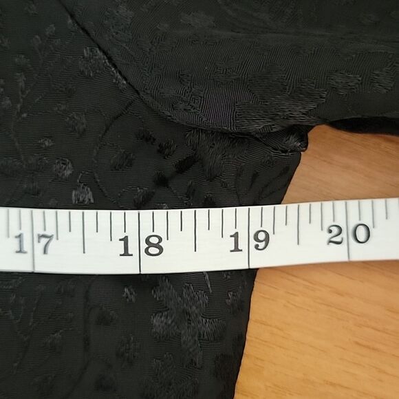 Willow and Clay jaquered print blouse Size S - Picture 9 of 11